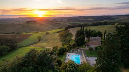 Cottage pour 2 personnes, avec jardin et terrasse à Volterra