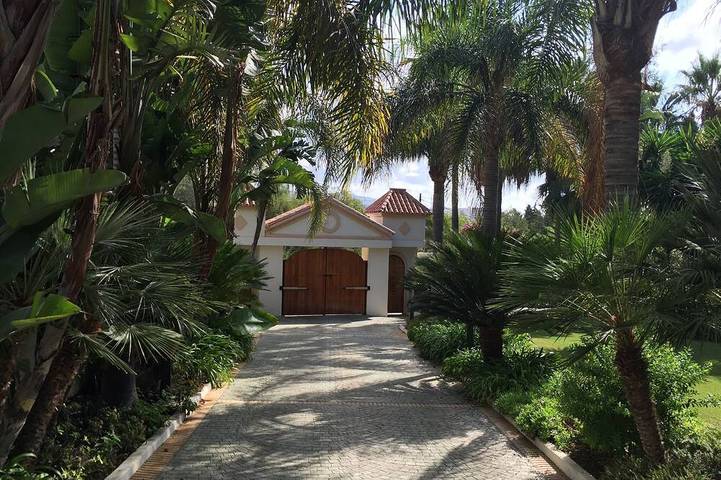 Villa for 13 people, with balcony and hot tub as well as garden - 1