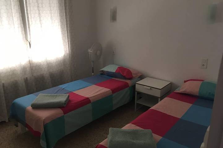 Location de vacances pour 6 personnes, avec terrasse et jardin à Bessan - 2