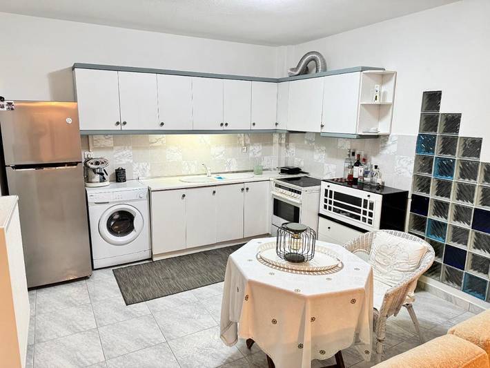 Location de vacances pour 6 personnes, avec terrasse et jardin dans (Nea) Vrasna - 4