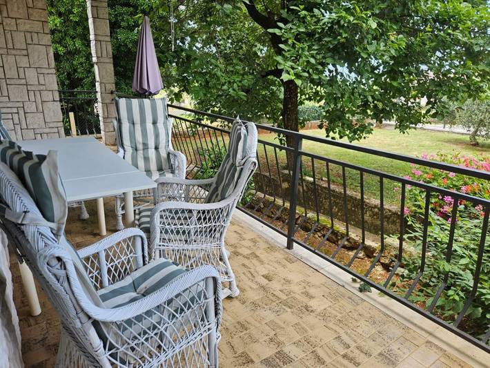 Ferienwohnung für 5 Personen, mit Terrasse und Garten, kinderfreundlich in Kastelir - 4