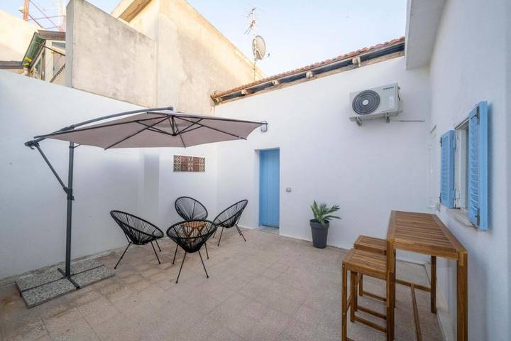 Location de vacances pour 4 personnes, avec jardin et vue à Torre Faro