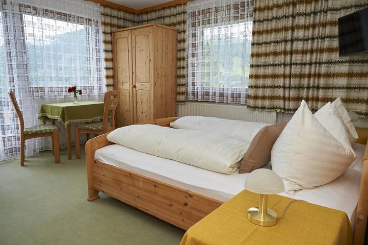 Doppelzimmer, Dusche, Wc, 1 Schlafraum in Radenthein, Bezirk Spittal an der Drau