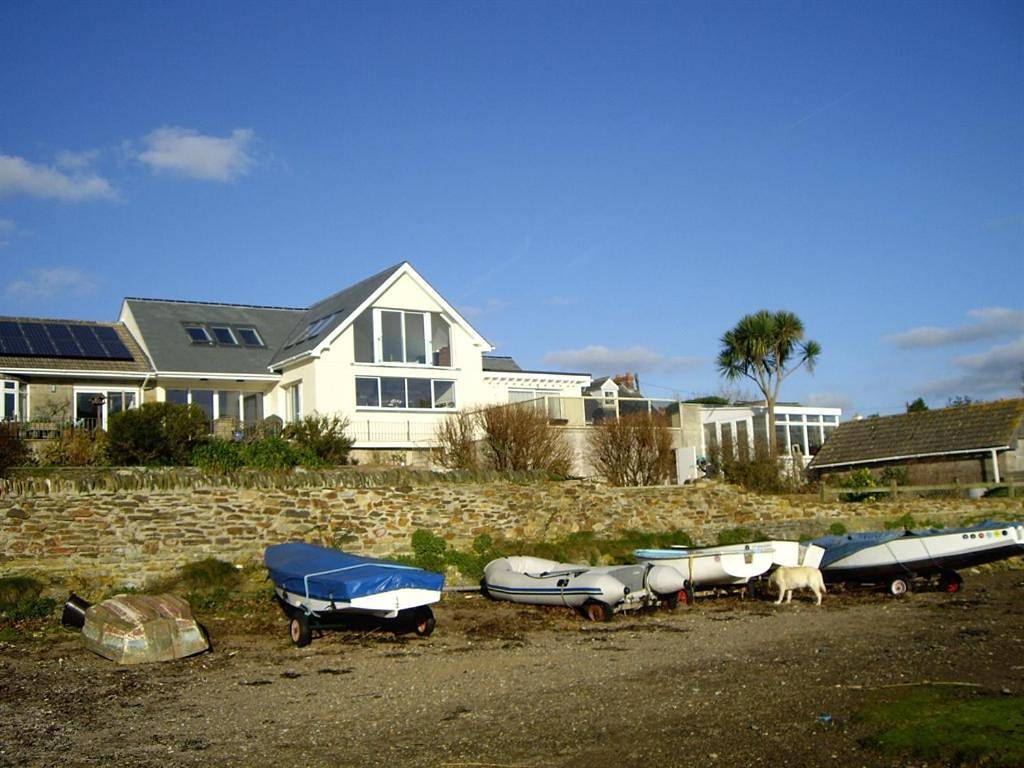 Twin Room with Private Bathroom in Frogmore and Sherford, South Devon