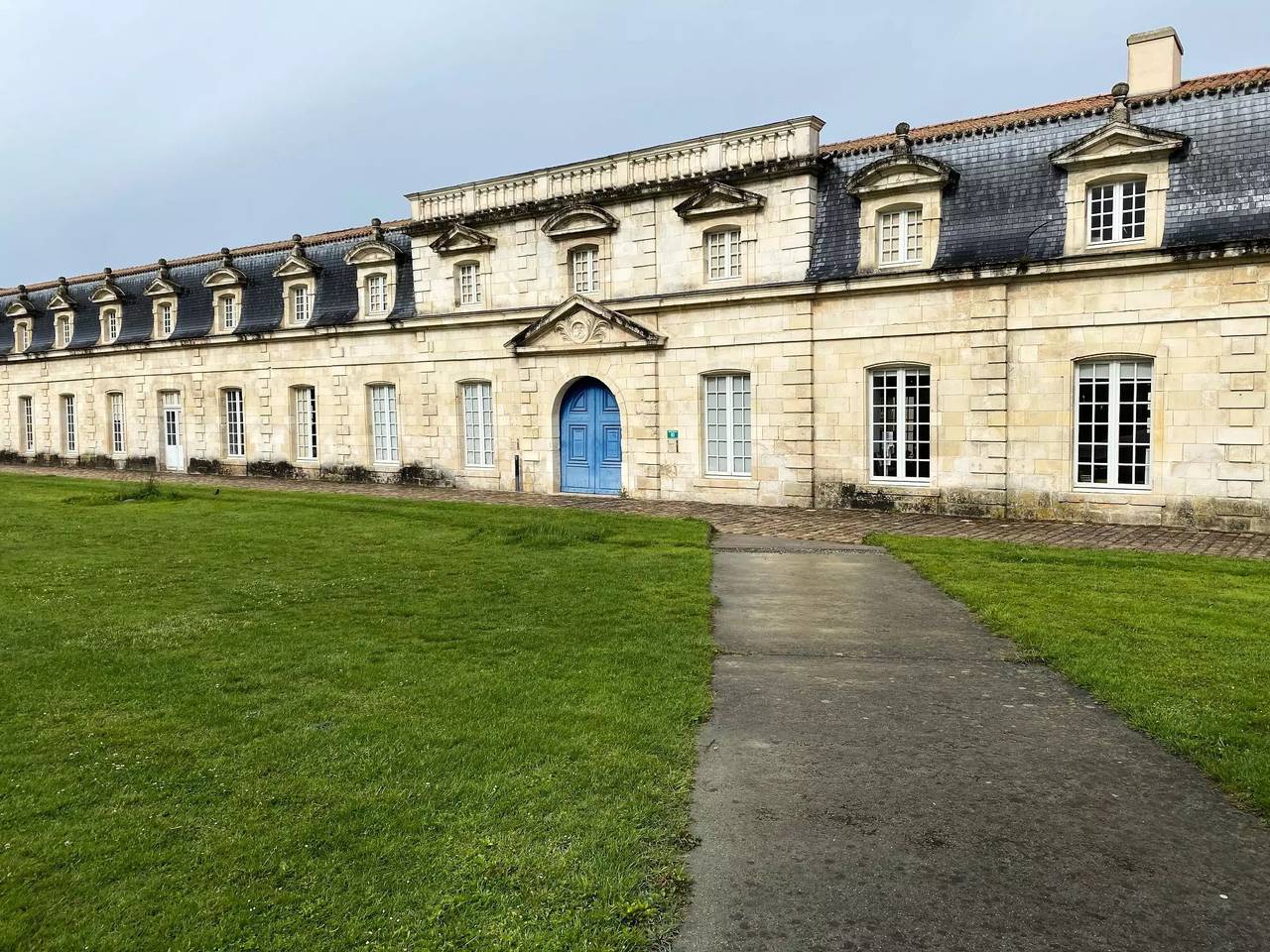 Entire apartment, 2 Pièces 4 Personnes in Rochefort, Rochefort region