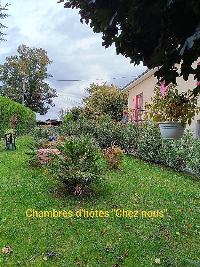 Chambres d'hôtes Chez nous in Nantheuil, Périgord Vert