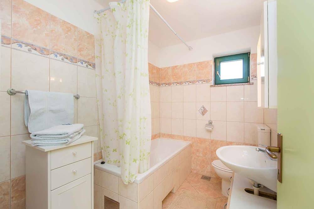 Ganze Wohnung, Ferienwohnung in Strandnähe in Sveta Marina, Ostküste Istrien