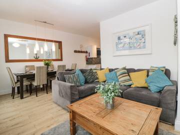 Holiday Home for 4 People in Brixham, Torbay, Photo 3