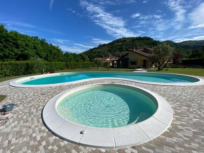 Casa vacanza per 4 persone, con giardino e idromassaggio nonché piscina in Fivizzano