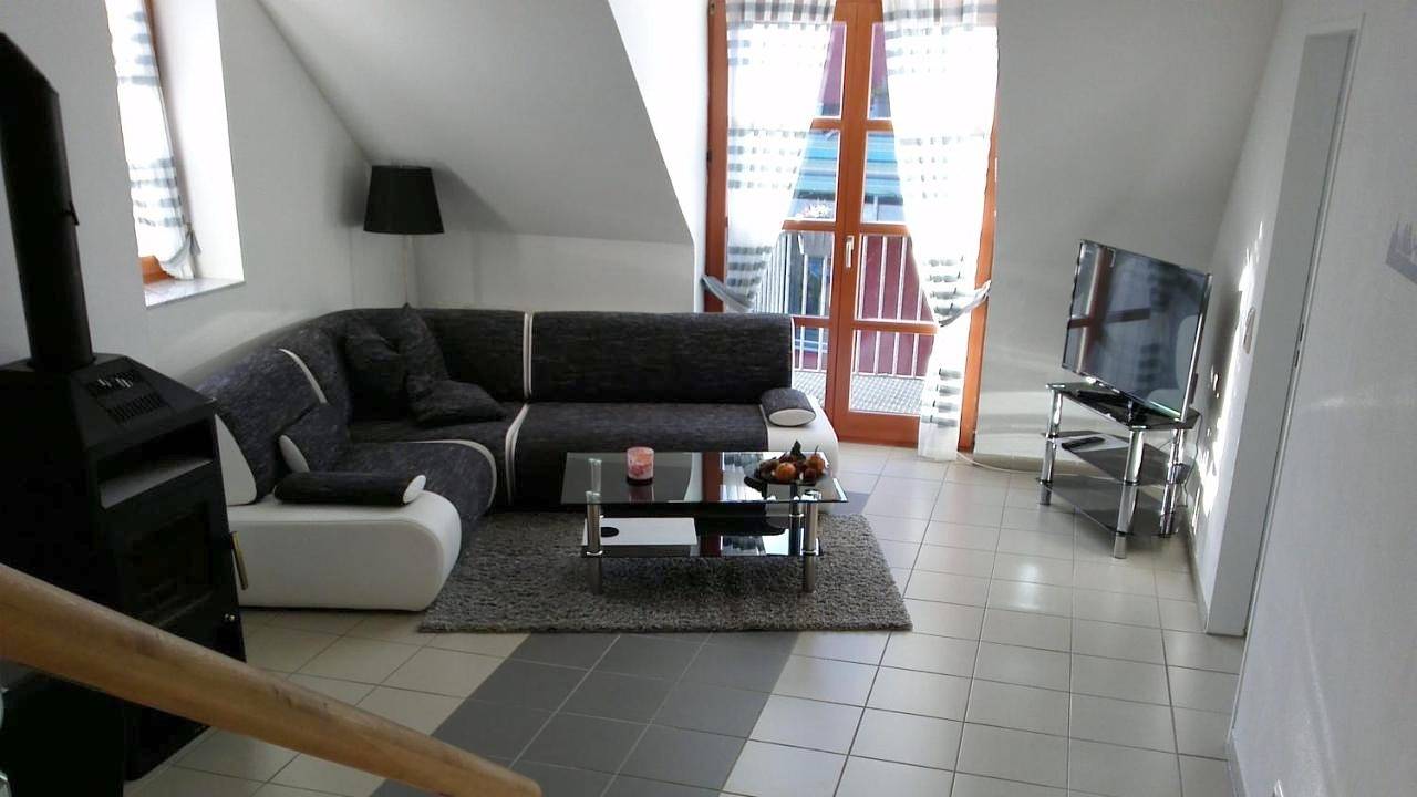 Ganze Wohnung, Two-Bedroom Apartment in Holtenau, Kiel