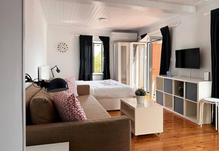 Apartamento para 4 personas, con Balcón y Terraza además de Jardín y Vistas en Delfos