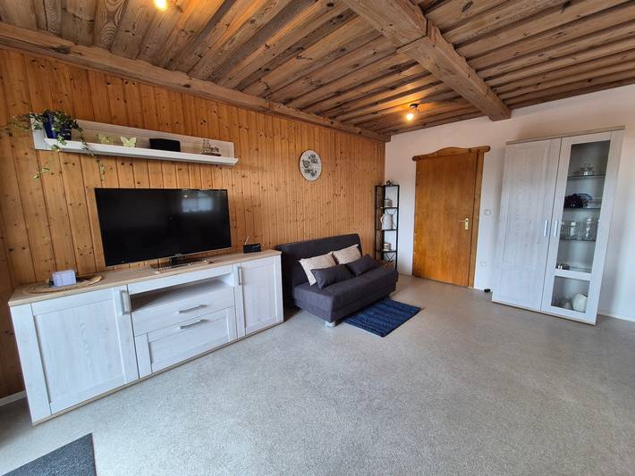 Entire apartment, Relaxinn Bavarian Fewo's Apartment with Shared Pool, Balcony, and Wi-Fi in Hauzenberg, Passauer Land