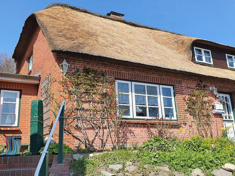 Ferienhaus "Kapitänshuus" für bis zu 5 Personen und 2 Haustiere. in Nordstrand (Gemeinde), Nordstrand