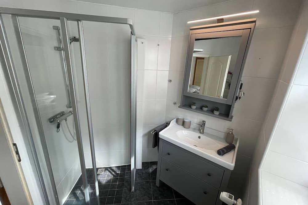 Ganze Wohnung, Ferienwohnung Eg - Villa von Haeven in Burhave, Butjadingen
