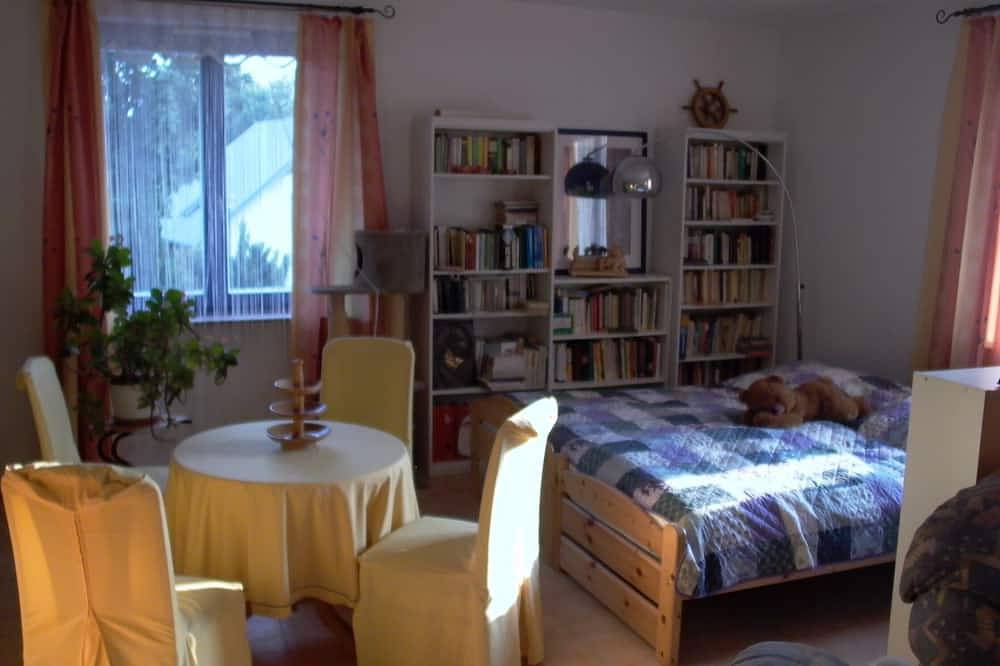 Ganze Wohnung, Villa  Alexa  Ferienwohnung   -  familienfreundlich und auch mit Haustieren in Woltersdorf, Region Oder - Spree