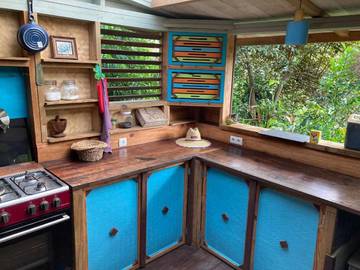 Maison de campagne pour 4 personnes, avec jardin et vue, animaux acceptés à Païta
