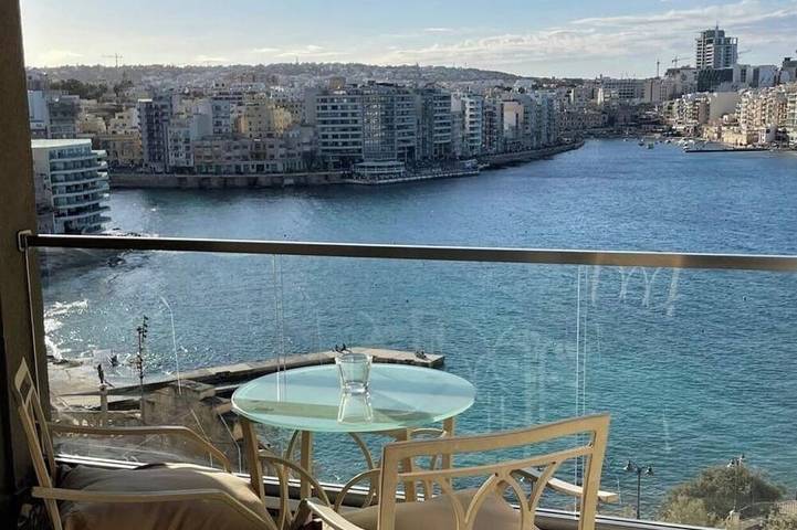Apartment for 4 people, with balcony in Tas-Sliema