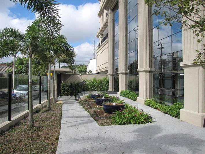 Casas e apartamentos de temporada para 3 pessoas, com jardim e piscina e ainda terraço, com animais de estimação em Joinville