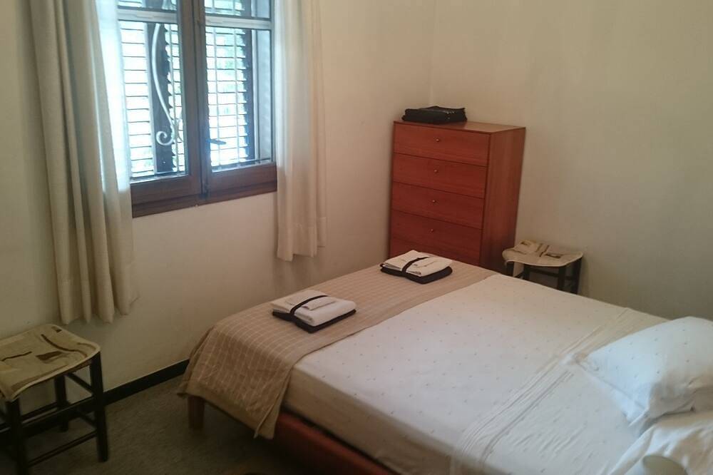 Casa unifamiliar con un gran jardín y una piscina enorme in San Martín de Liémana, Gironés