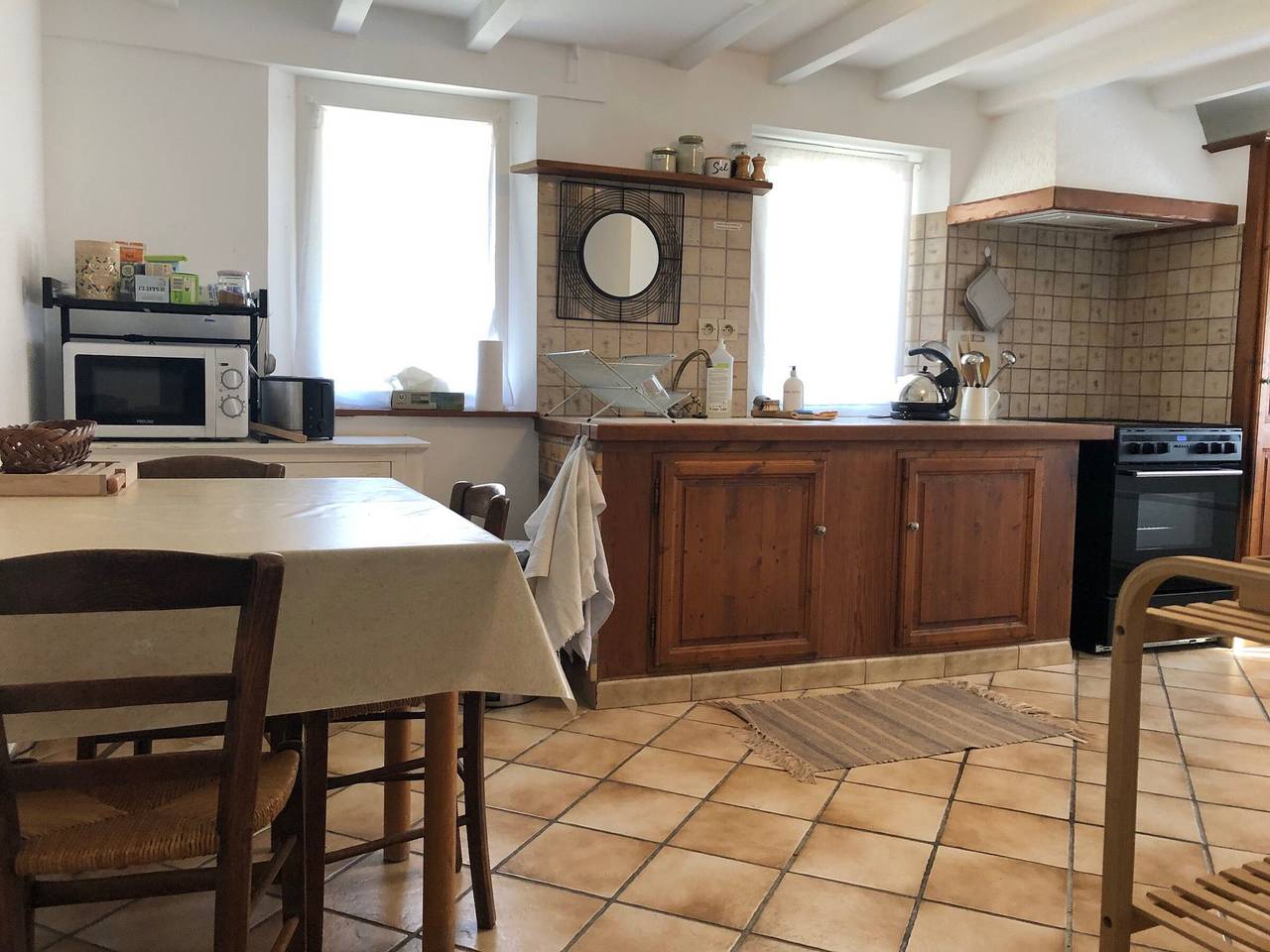 Countryside Retreat with Yoga and Massage Facilities, Near Historic Sites in Ouerre, Dreux region