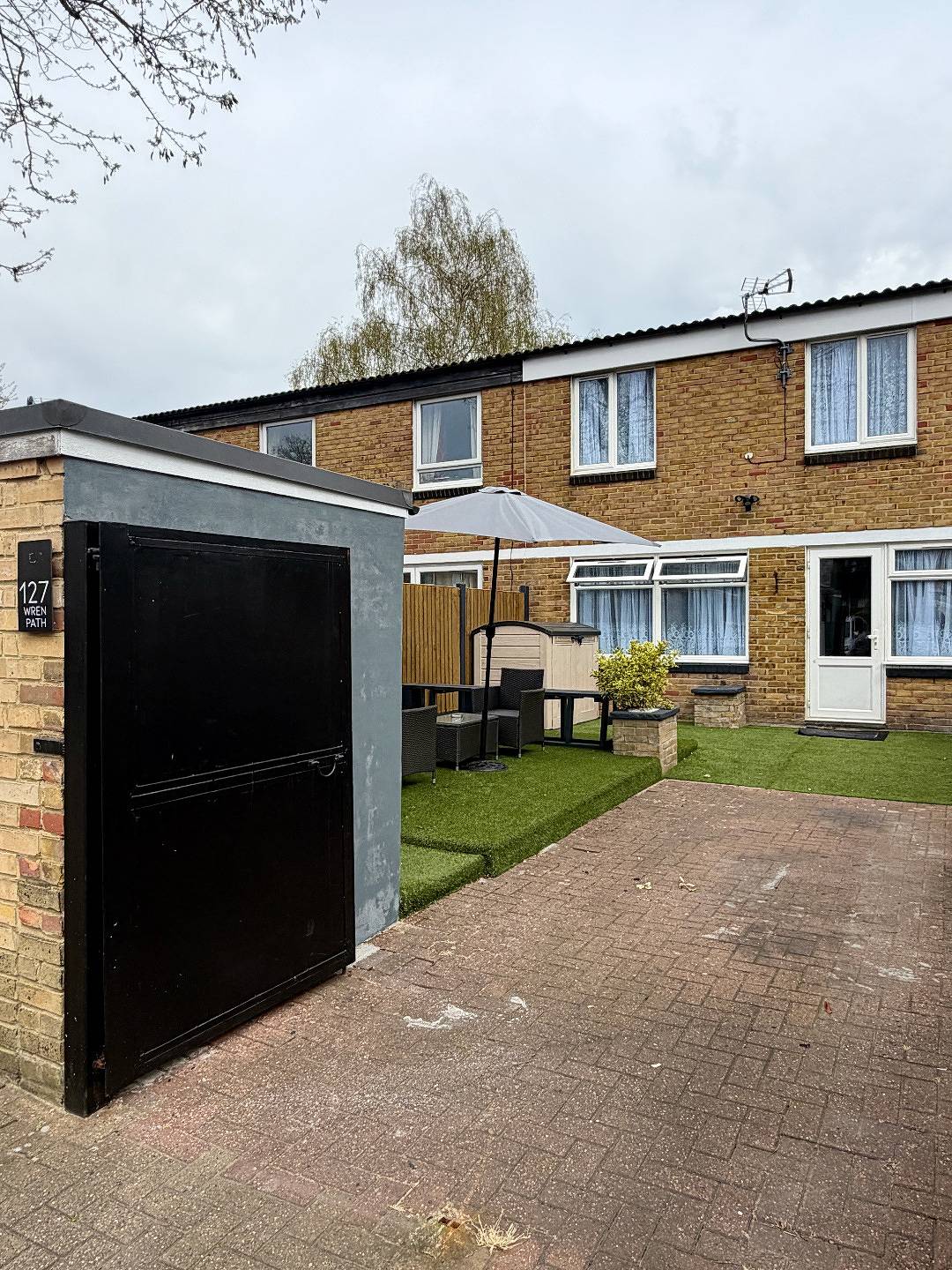 Charming 2 Bedroom luxurious Home in Thamesmead south east London in Greenwich, Λονδίνο