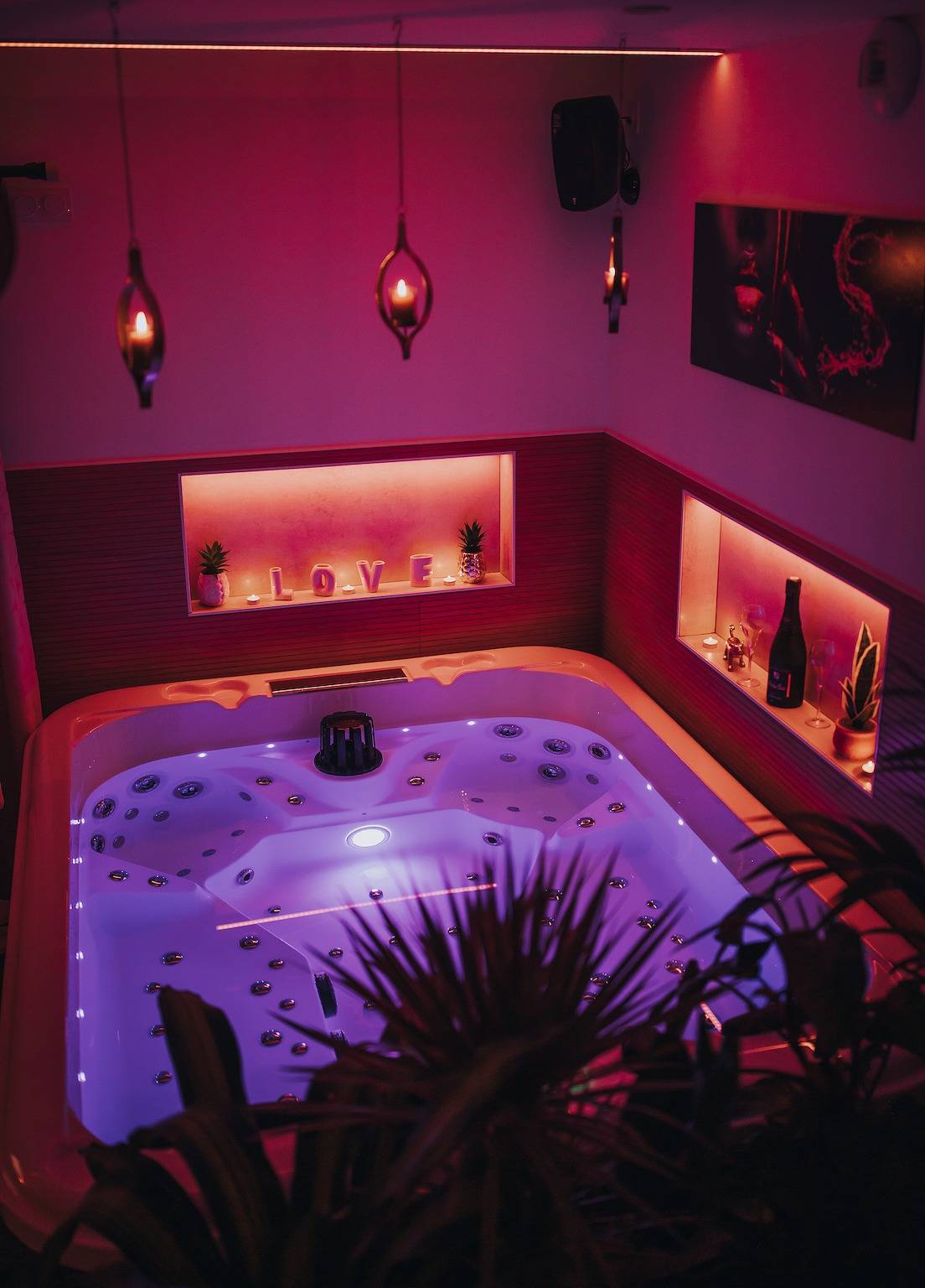 Le Desirella Gite de charme Love room Spa privatif Morbihan Bretagne Suite romantique amoureux in Lambel, Camors