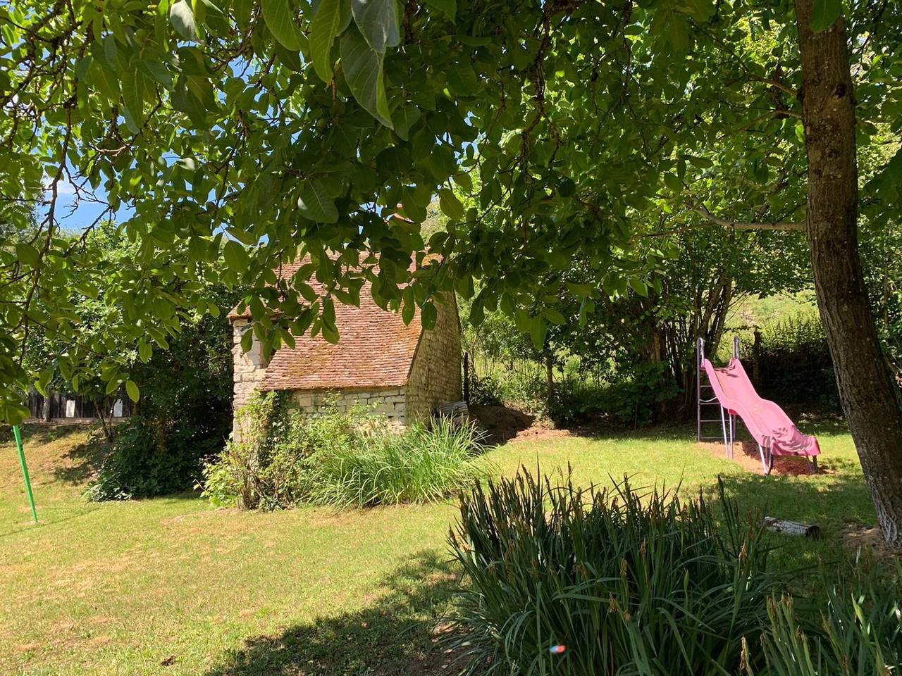 Familienfreundliches Ferienhaus mit Sauna, Spielzimmer und Garten in Burgund in Vermenton, Auxerre und Umgebung
