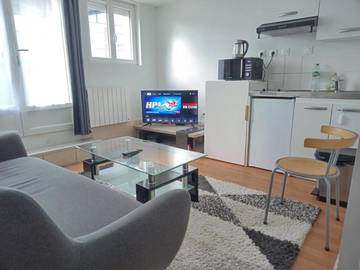 Gîte pour 3 personnes, avec jardin et terrasse à Mantes-la-Ville