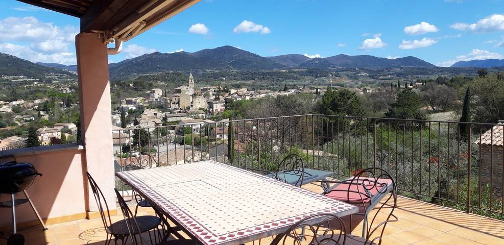 Gîte for 4 people, with view and terrace as well as pool and garden - 1