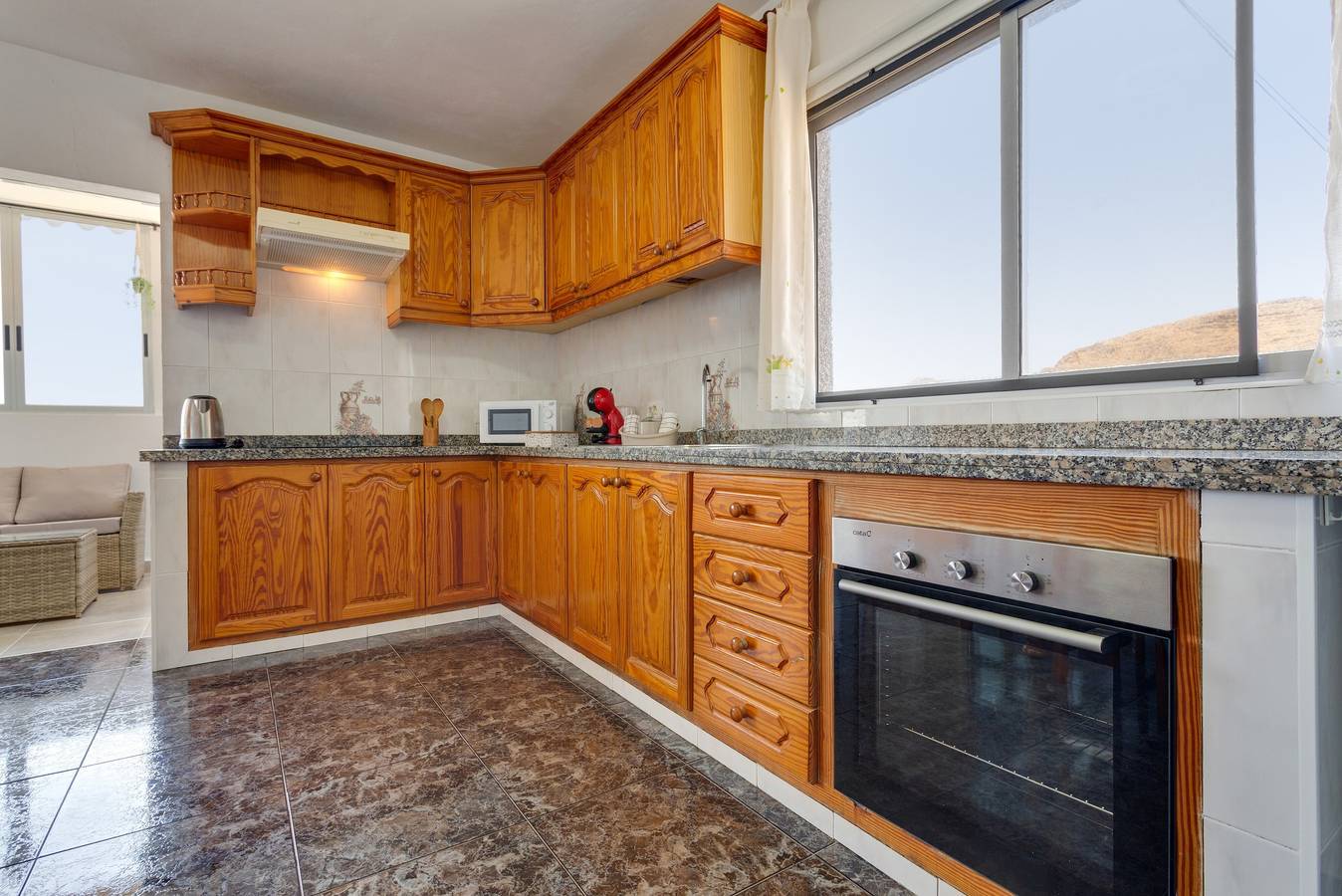 Ganze Wohnung, Ferienwohnung 'Golden Sunset' mit Meerblick, privater Terrasse und Wlan in Santiago del Teide, Teneriffa Süd
