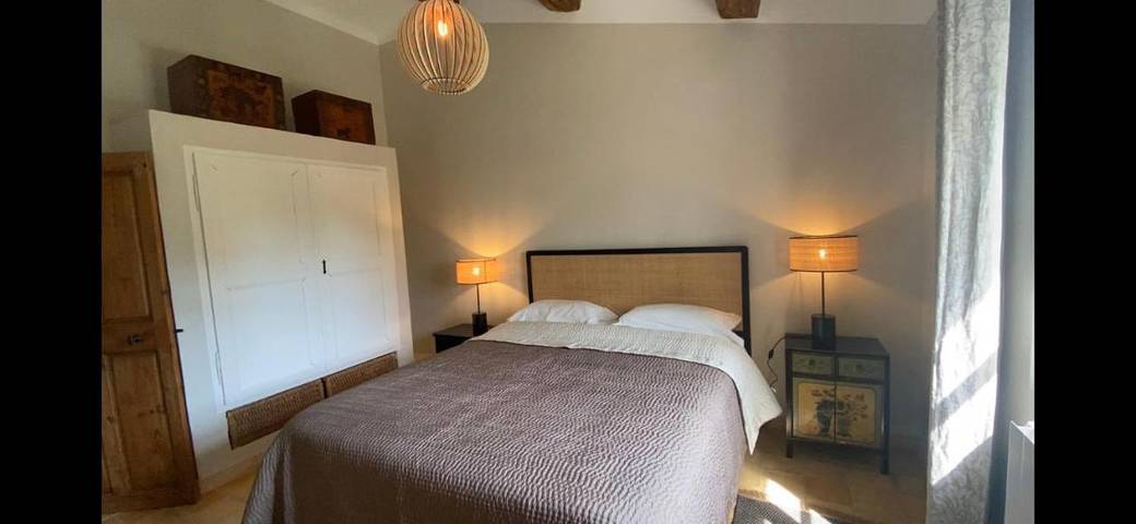 Chambre d’hôte pour 2 personnes, avec vue ainsi que jardin et piscine à Paradou - 4