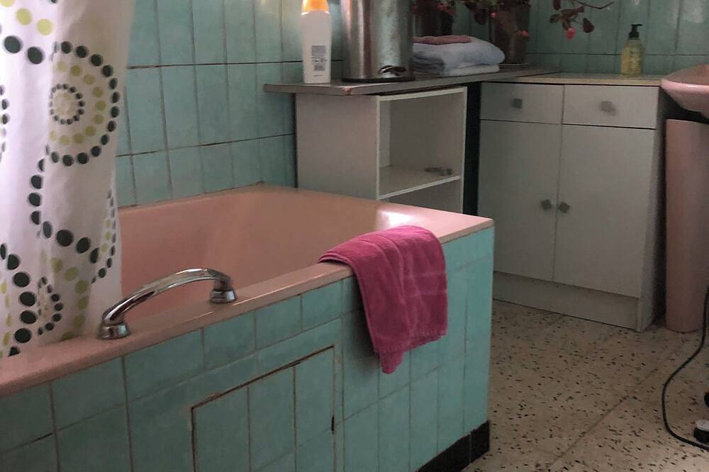 Chambre privée ou dortoir relais étape sentier Cathare fermedemarithé in Quirbajou, Région de Limoux