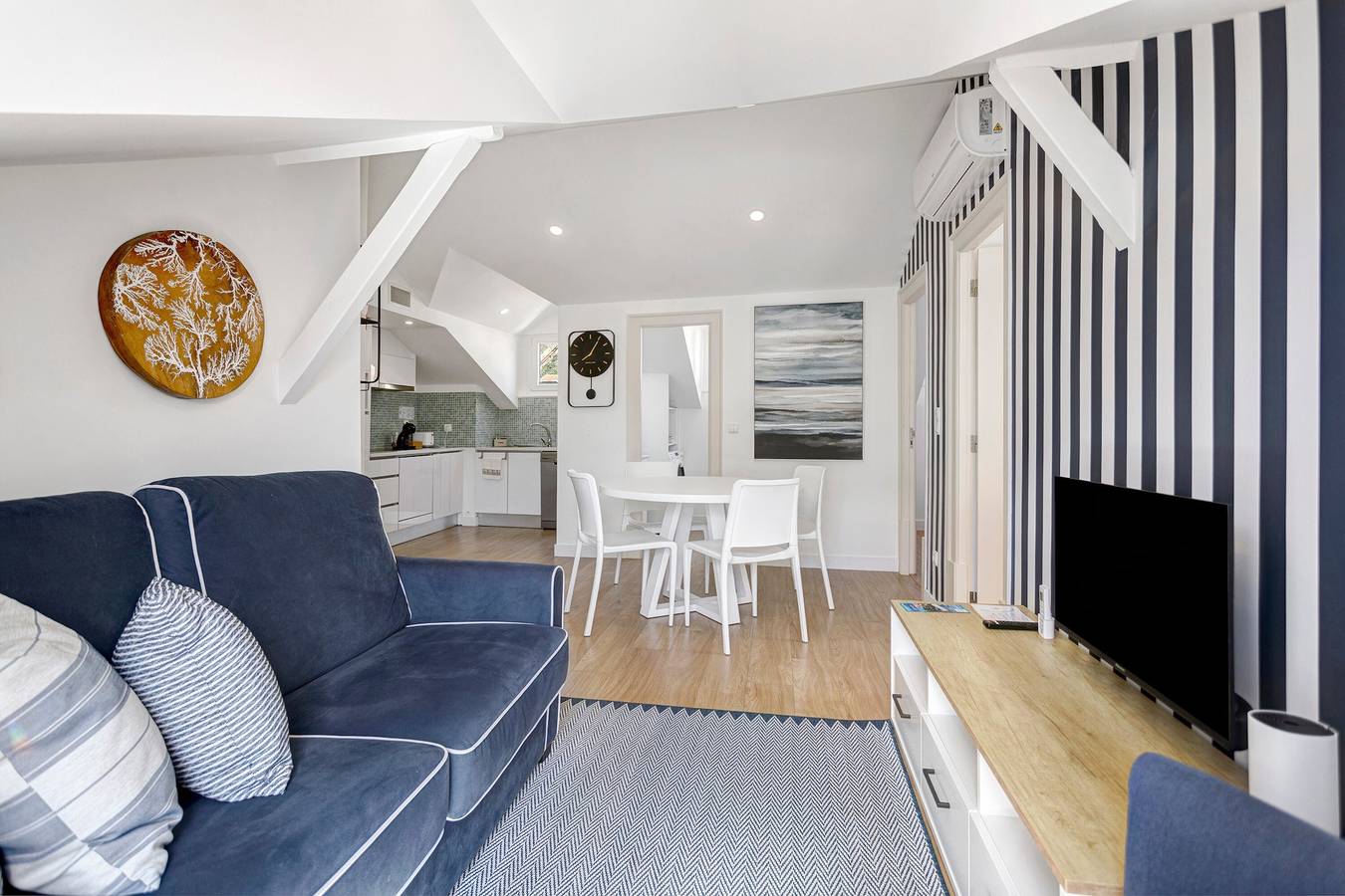 Ganze Wohnung, Ferienwohnung "Casa Ribeiro - Praia Chic" mit Balkon und Wlan in Praia da Nazaré, Nazaré