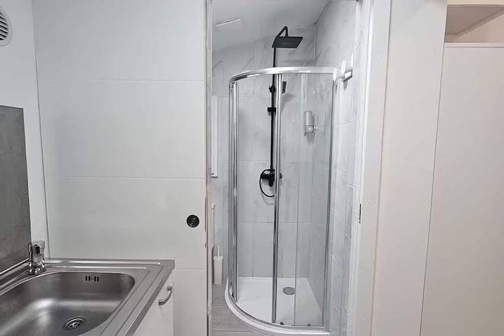 Maisonnette Grande Hauteur Near Paris & Stade De France in Drancy, Sena-Saint Denis