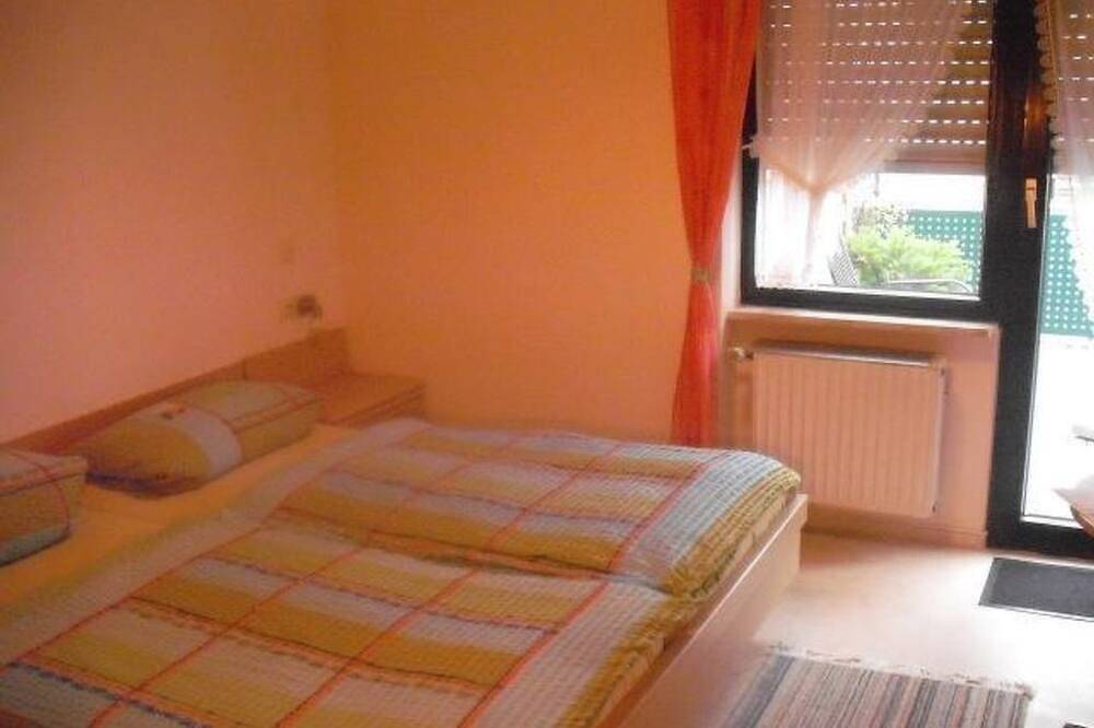 Tweepersoonskamer douche / Wc / balkon - Winzerhaus Haas-Lenz in Zell Stadt (Mosel), Zell (Cochem-Zell)