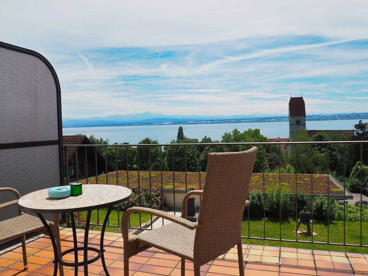 Haus Eva Hagnau am Bodensee - Doppelzimmer mit Balkon & Seeblick in Hagnau am Bodensee, Region Bodensee-Oberschwaben