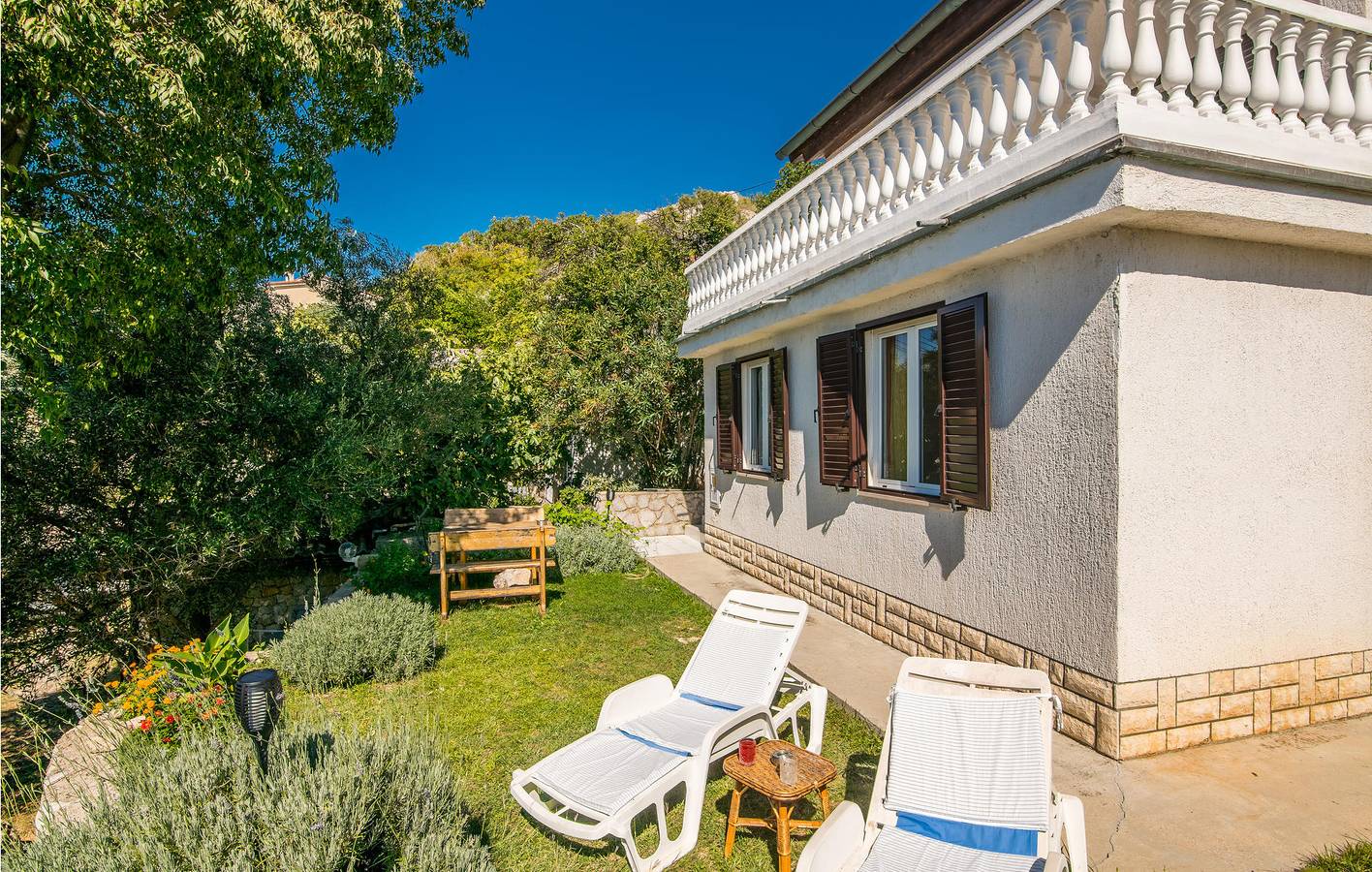 Ganze Ferienwohnung, Ferienwohnung für 4 Personen mit Terrasse in Baska, Krk