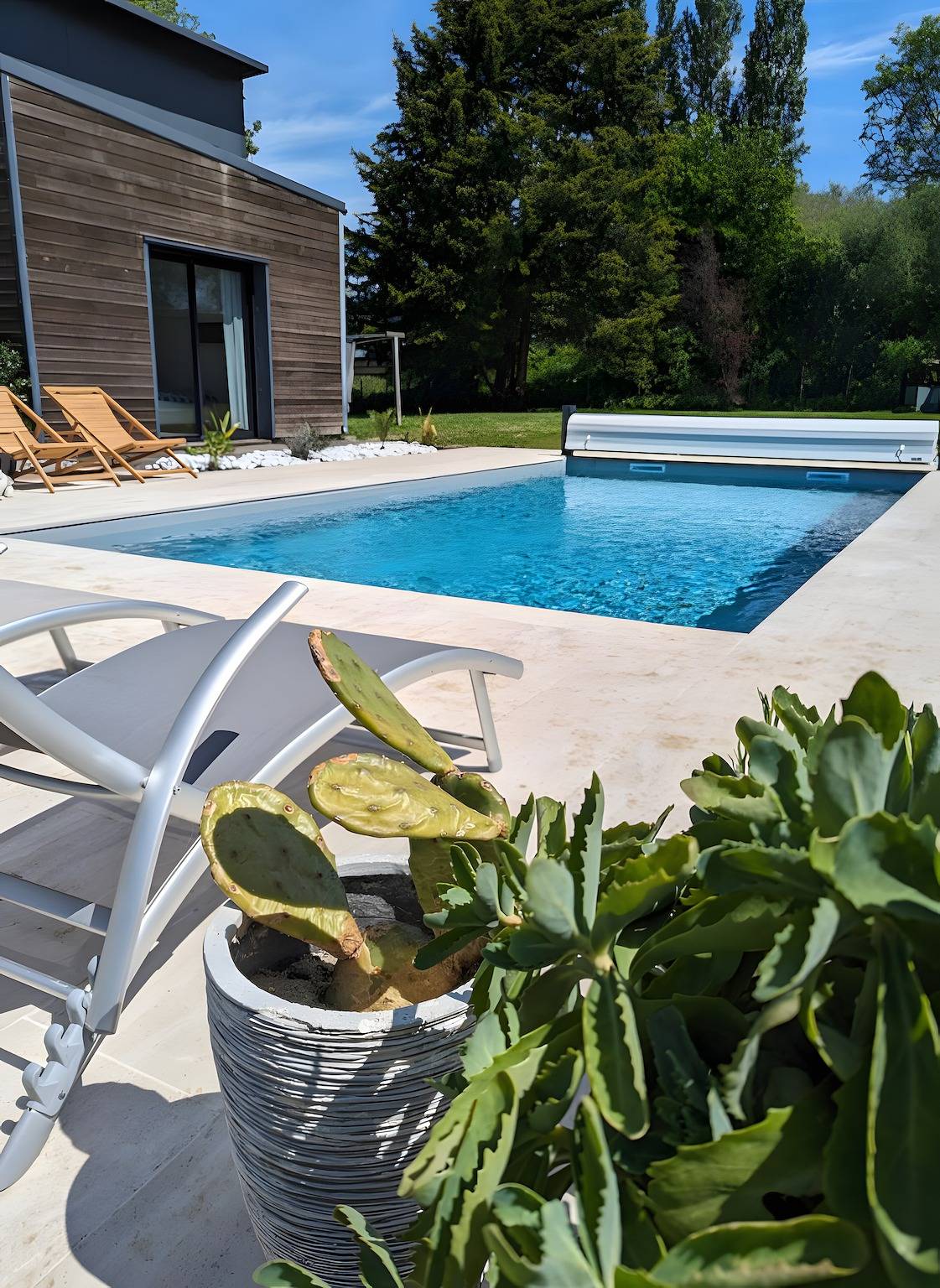 Bed and Breakfast 'Chambre Port Briac' con piscina, terraza compartida y Wi-Fi in Plouër-sur-Rance, Región de Dinan