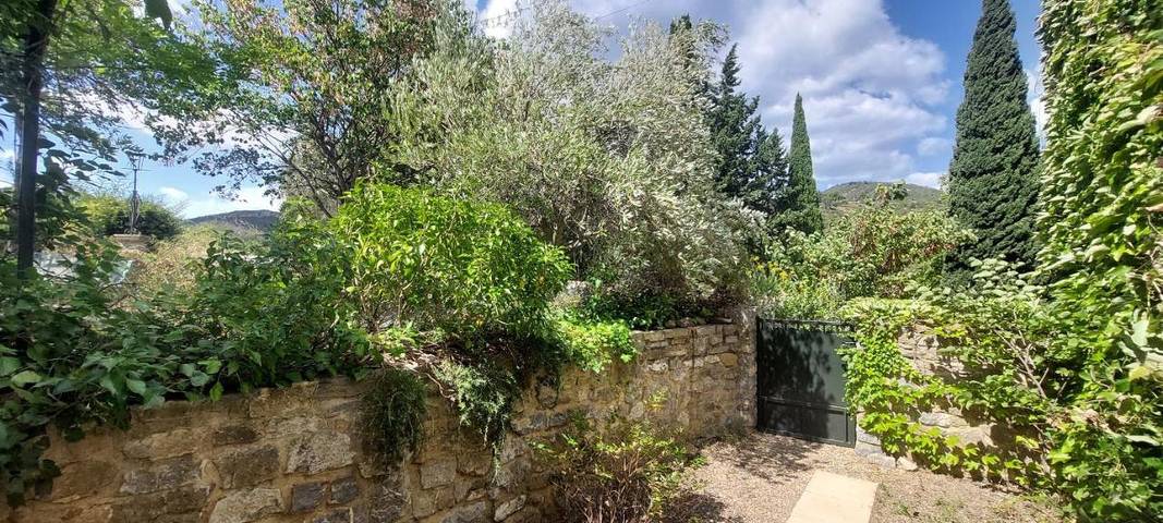 Location de vacances pour 6 personnes, avec vue ainsi que jardin et terrasse à Cascastel-des-Corbières - 2