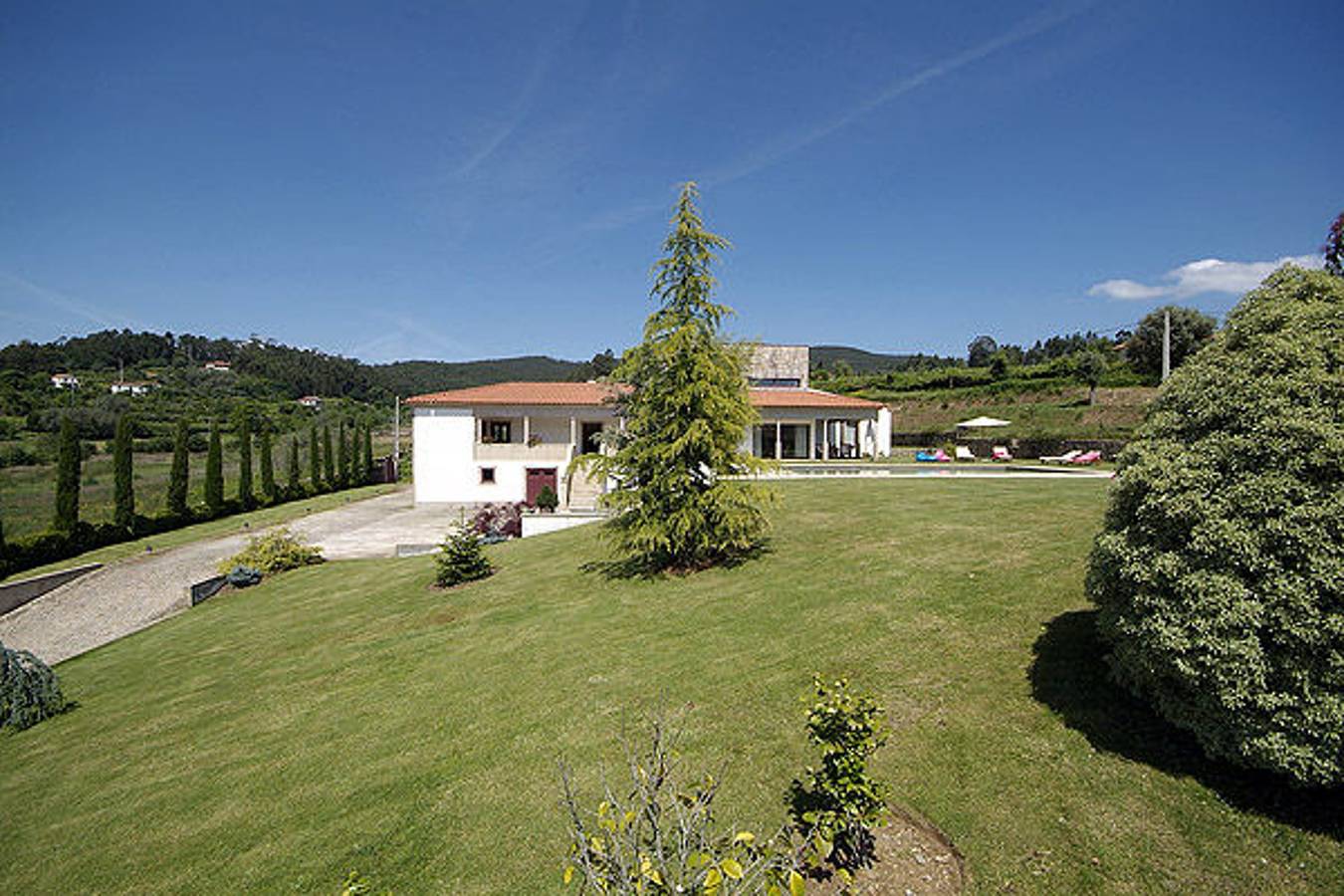 Villa for 12 people with terrace in Fornelos e Queijada, Viana do Castelo District