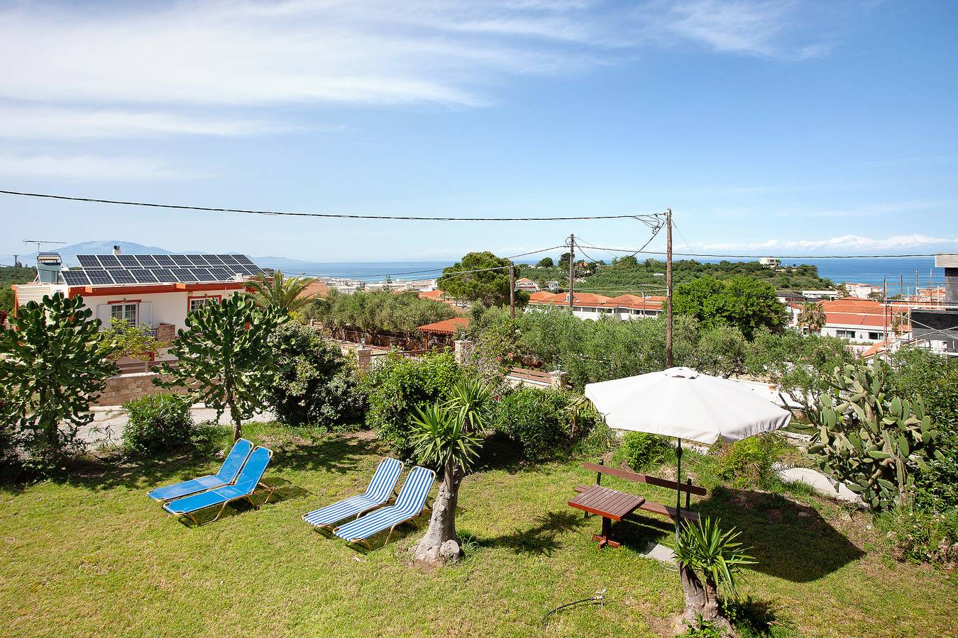 Entire studio, Studio "Yiannis Studio - 6" with Sea View, Shared Garden & Wi-Fi in Planos, Zakynthos