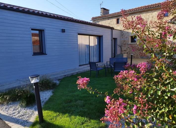 Gîte pour 6 personnes, avec terrasse et jardin