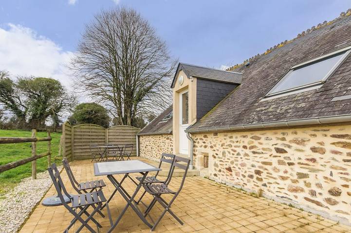 Location de vacances pour 4 personnes, avec jardin à Teurthéville-Bocage