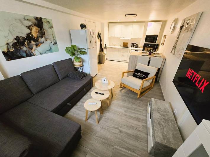 Appartement de vacances pour 4 personnes, avec jardin ainsi que piscine et jacuzzi