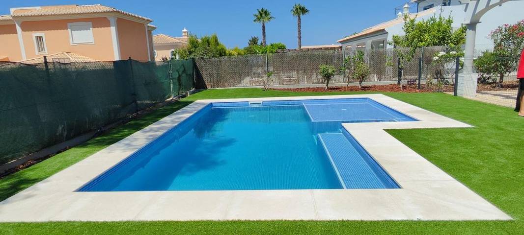 Gîte pour 6 personnes, avec piscine ainsi que jardin et vue dans Almancil - 2