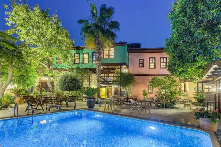 Hôtel pour 2 personnes, avec piscine ainsi que vue et jardin à Antalya