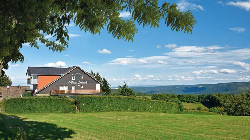 Ferienwohnung für 2 Personen, mit Terrasse und Garten in Nideggen