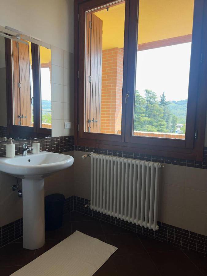 Gîte pour 4 personnes, avec terrasse et vue, animaux acceptés dans Lesignano De Bagni - 4