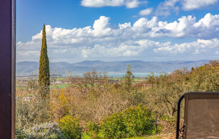 Apartamento vacacional entero, Acogedor apartamento con piscina y aparcamiento, a 1 km de Paciano in Paciano, Provincia de Perugia
