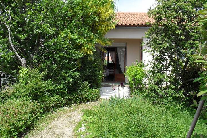 Location de vacances pour 7 personnes, avec Balcon et Jardin à Lagord
